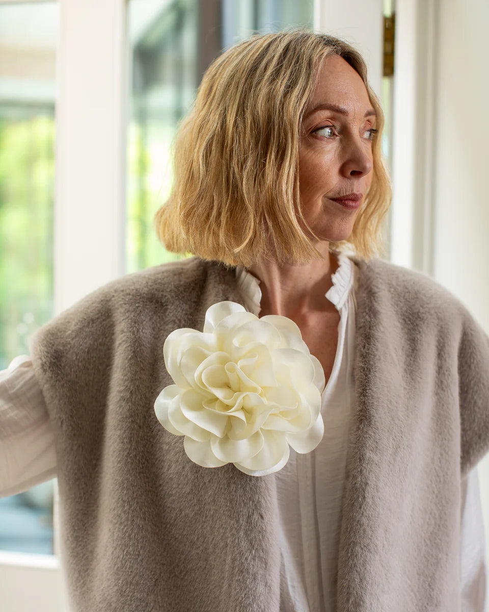 Hove Flower Brooch | Ivory - Robins & Roses, Eccleshall